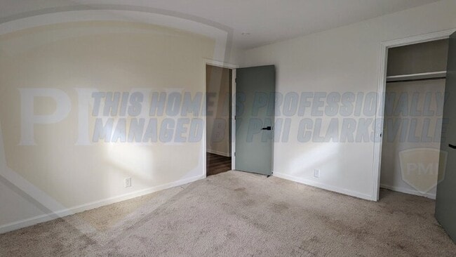 Building Photo - 205 S 11th St