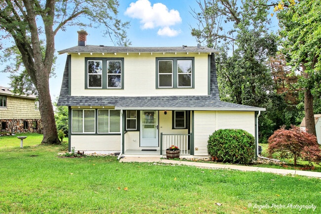 Building Photo - 41028 N Ridge Cir
