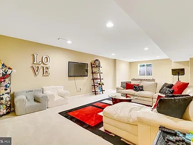 Building Photo - A stunning end-unit carriage home with an ...