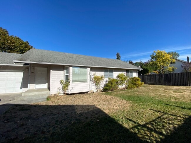 Primary Photo - 948 E St
