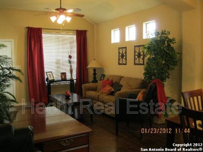 Building Photo - 913 Brown Rock Dr