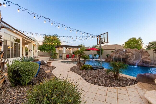 Building Photo - 2143 E Tonto Pl