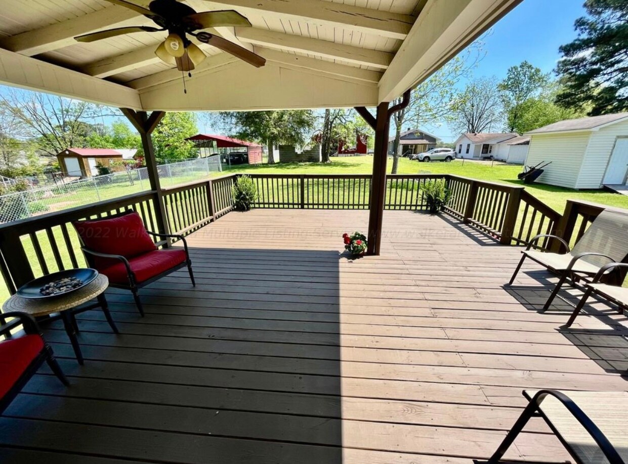 Building Photo - 705 16th Ave