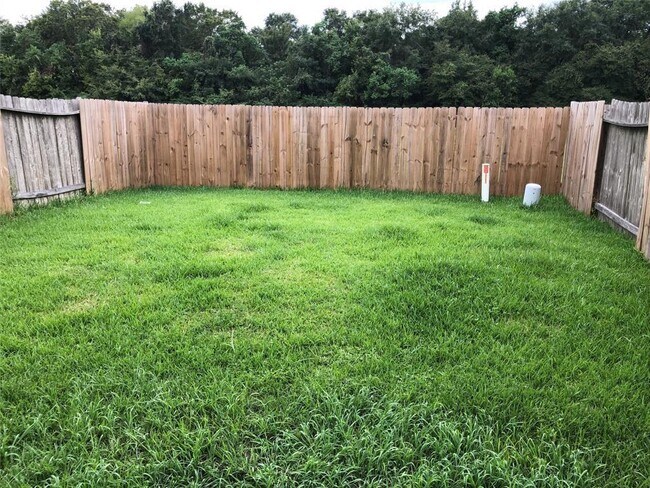 Building Photo - 17167 Oakwood Chase Dr