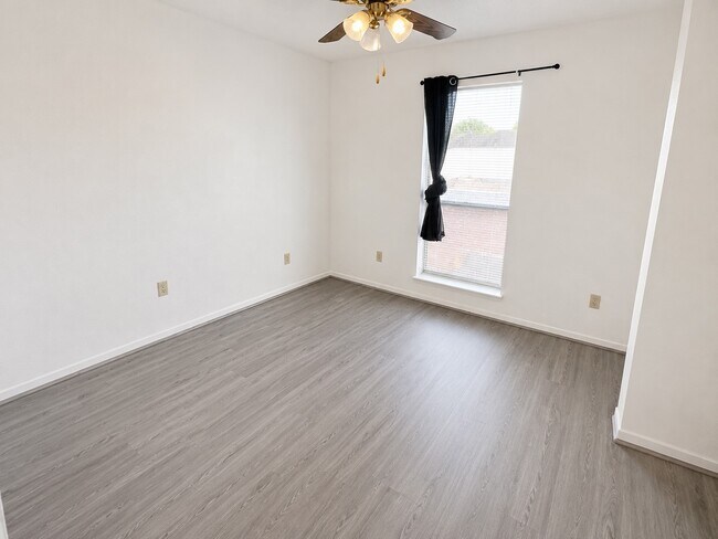 Building Photo - 11685 Alief Clodine Rd