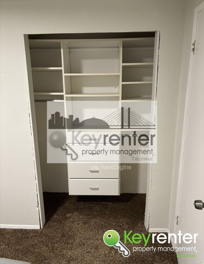 Building Photo - 1302 E 40th St