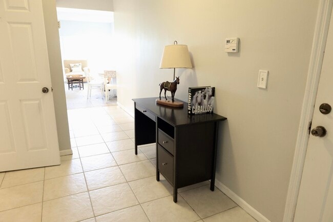 Building Photo - 2060 Greenview Shores Blvd