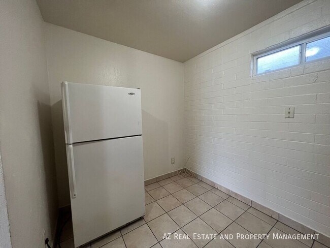 Building Photo - 1229 W Pierce St