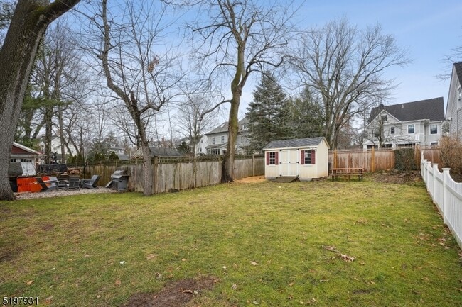 Building Photo - 25 Ruthven Pl