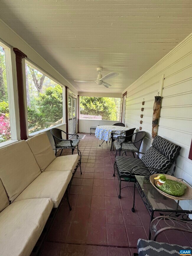 Building Photo - 954 Old Lynchburg Rd