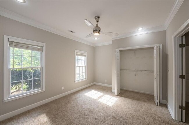 Building Photo - 1512 Fallen Leaf Ct SW