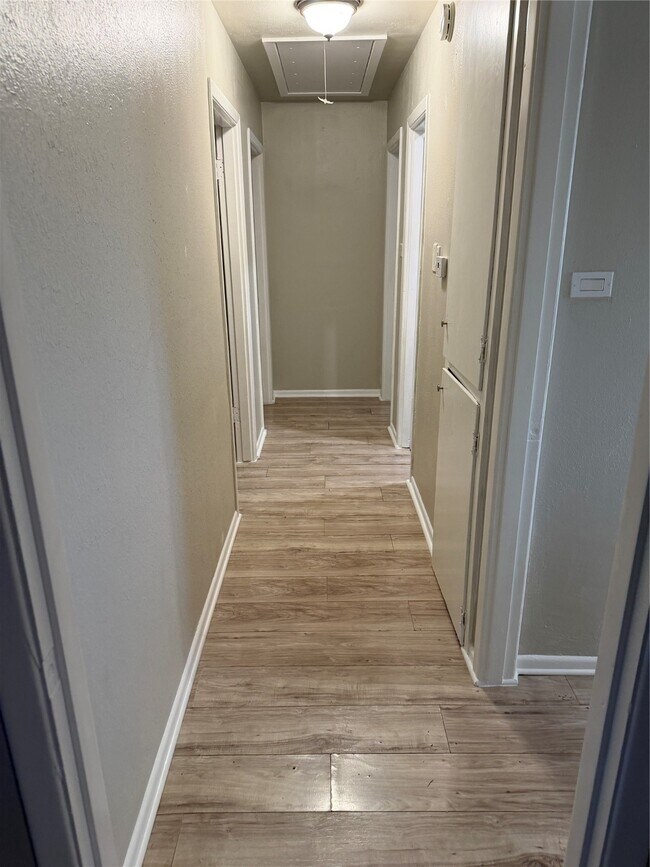 Building Photo - 7626 Rhobell St