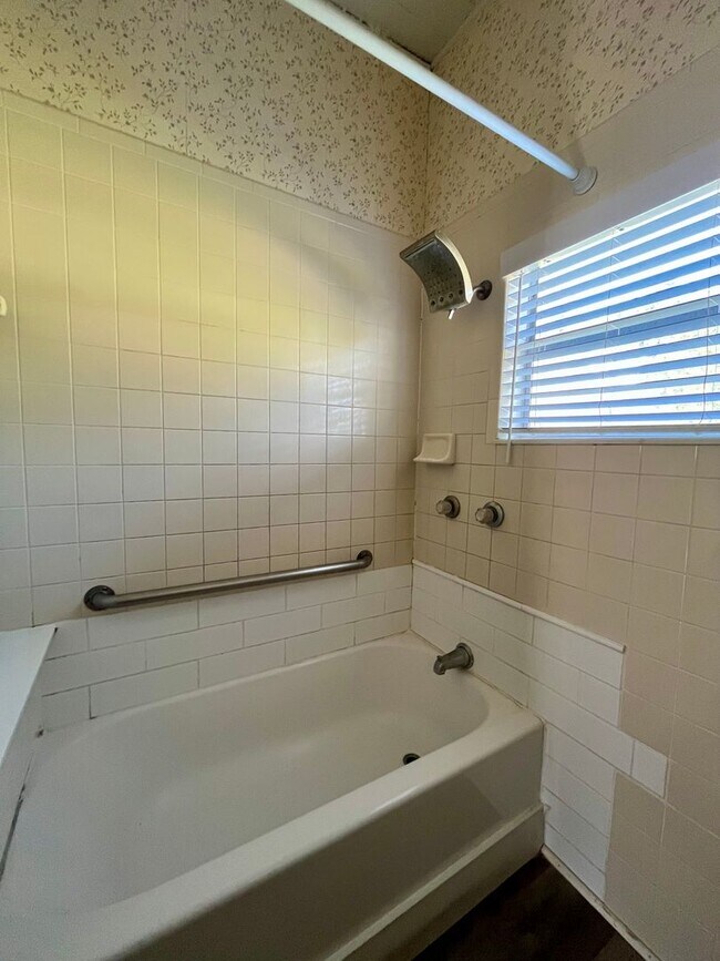 Building Photo - Adorable 3 bed/2 bath home in Plant City