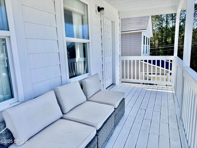 Building Photo - 23 Island Breeze Ln