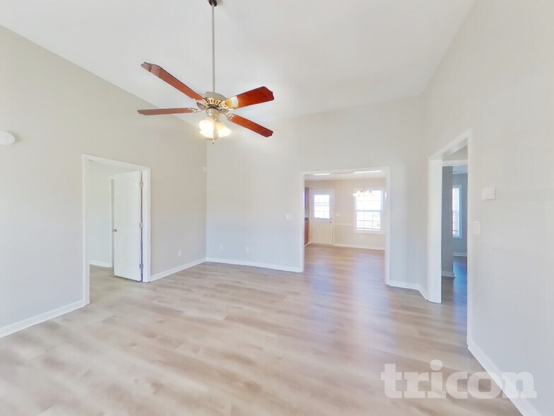 Building Photo - 9021 Macbeth Dr