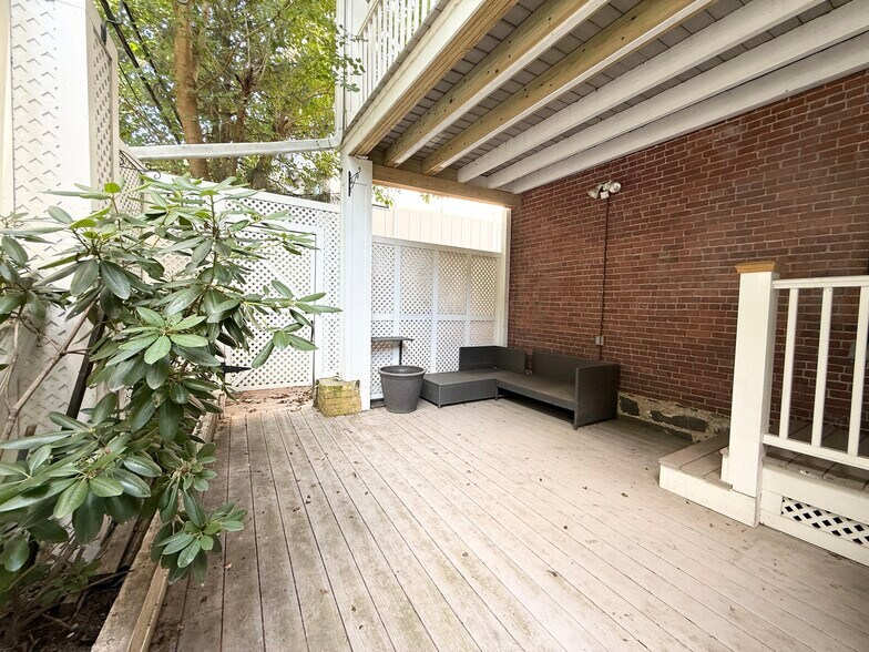 Building Photo - 46 Cameron St