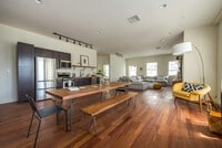 Building Photo - 701 4th St