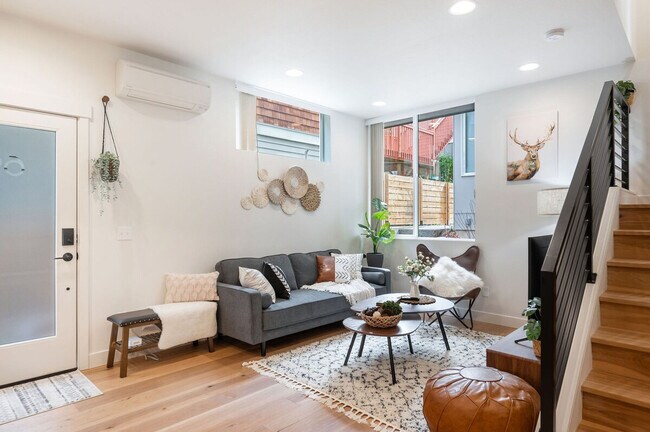 Building Photo - 34 W Cremona St