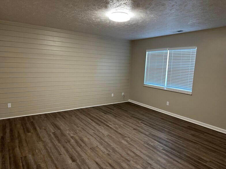 Living Room - 2213 Douglas Dam Rd