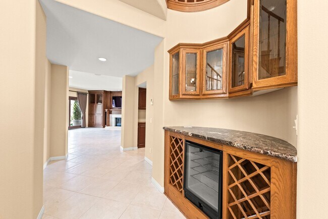 Building Photo - 2663 Yellowwood Dr