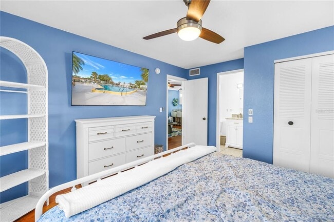 Building Photo - 9224 Mission Oaks Blvd