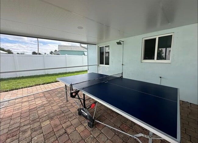 Building Photo - 356 Granada St