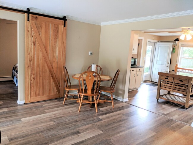 Building Photo - 2 Bedroom Remodeled Home with Lake Access