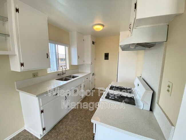 Building Photo - 1101 Beach St