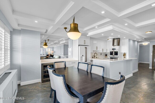 Building Photo - 28 Riverside Ave