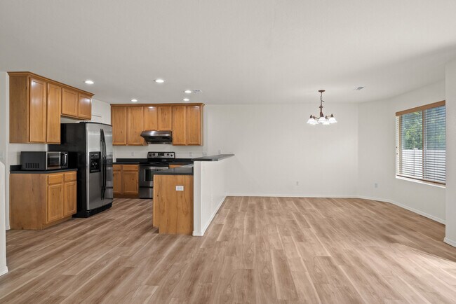 Building Photo - 2867 W 400 S