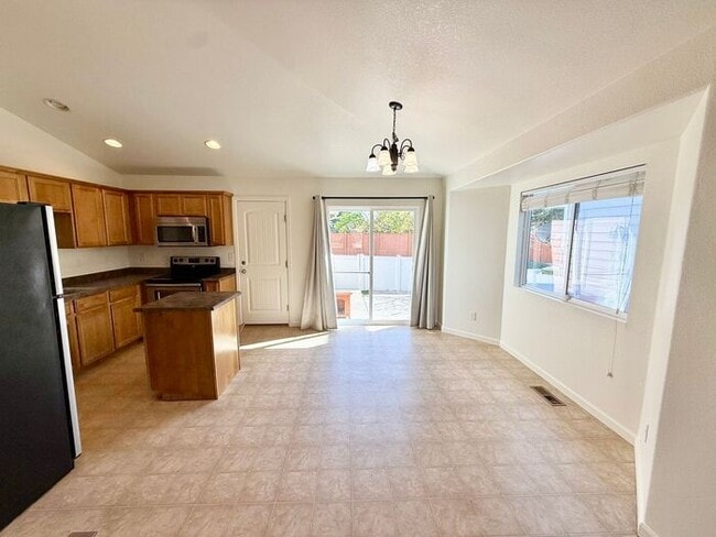 Building Photo - Well Maintained 4 Bed, 3 Bath Home in Anderson Farm!