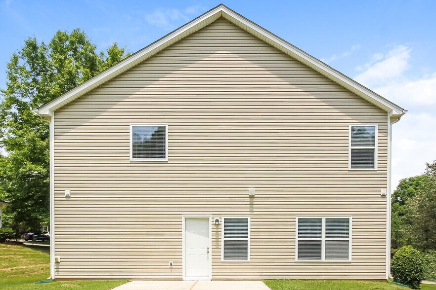 Building Photo - 114 Flanders Dr