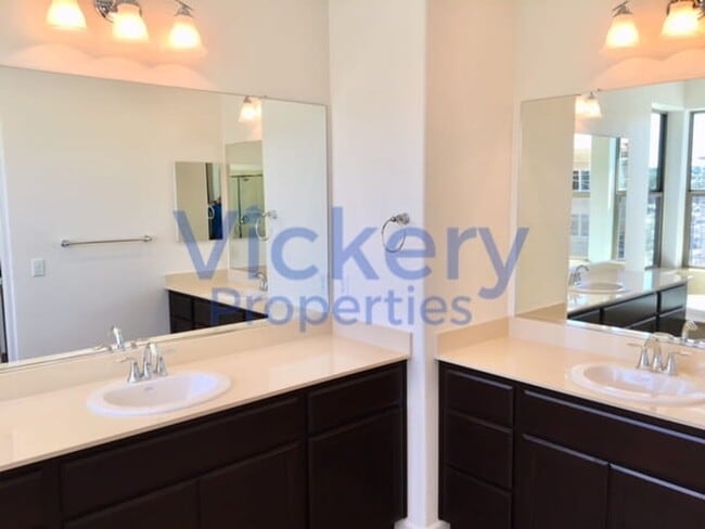 Building Photo - Beautiful 4 Bd/3.5 Ba, 2589 sf Single-family house in Dublin available For Early April Move In!!