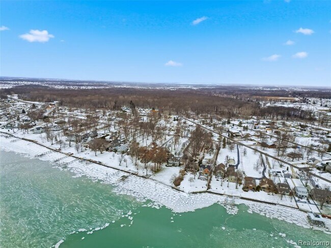 Building Photo - 38301 Murdick Dr