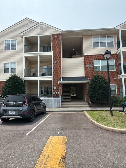 Building Photo - 9411 Links Ln