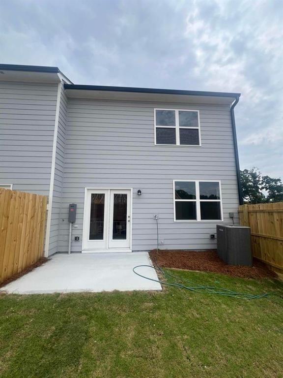 Building Photo - 2099 Emerson Dr