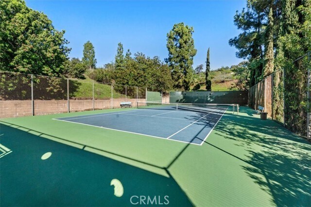 Building Photo - 6752 Hillpark Dr