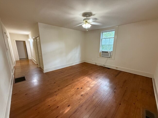 Building Photo - 530 Nantahala Ave