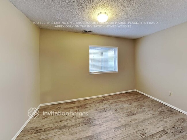 Building Photo - 4890 N Foxtail Dr