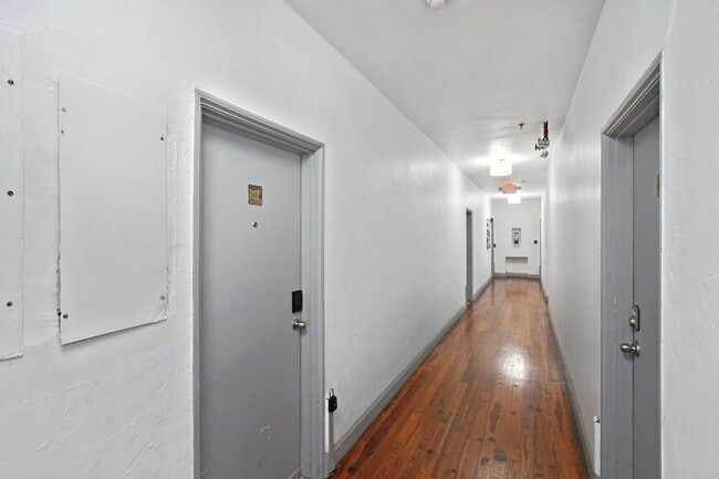Building Photo - 3710 Collins Ave