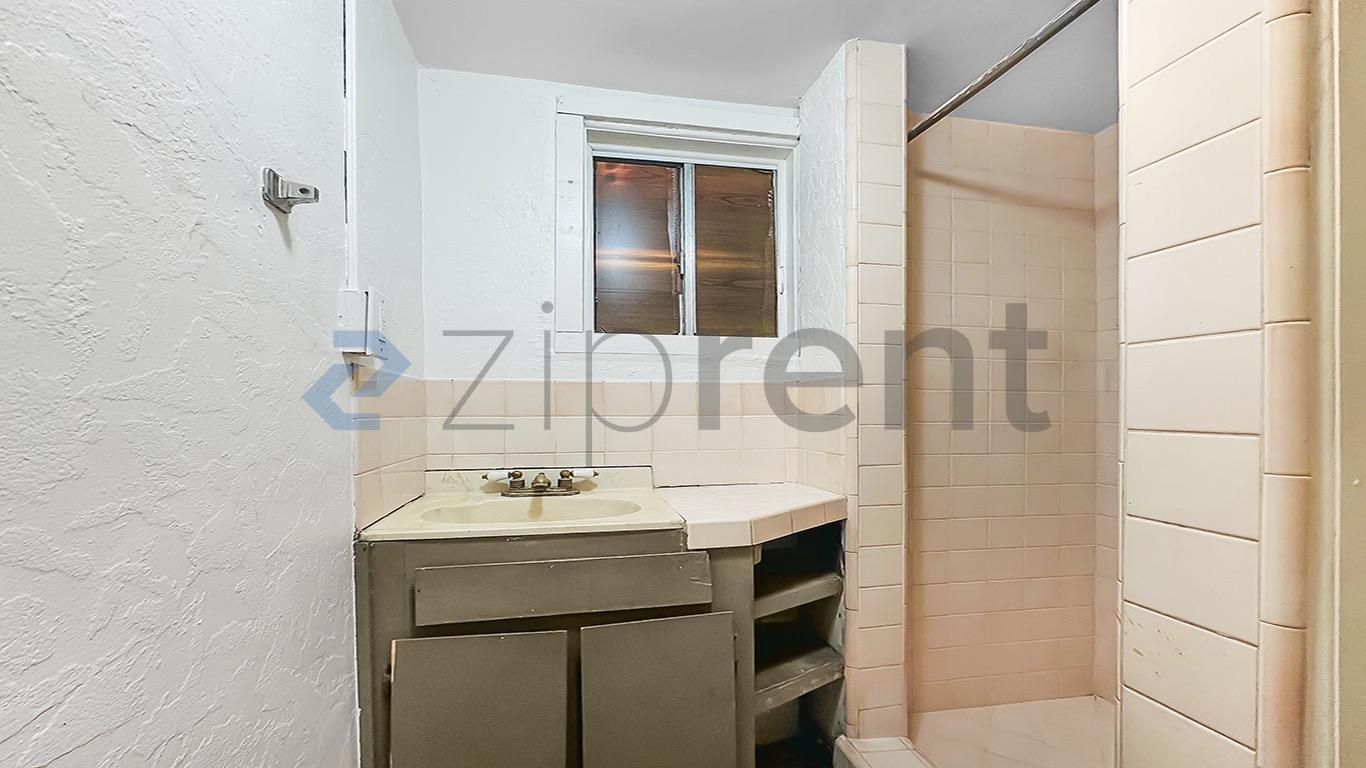 Building Photo - 3634 E Madison Ave