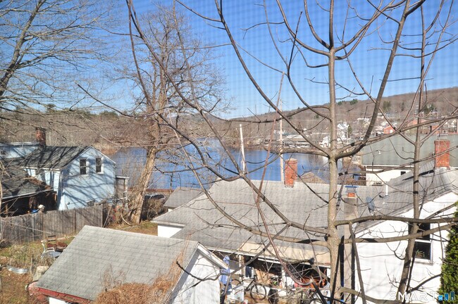 Building Photo - 59 Bridge St