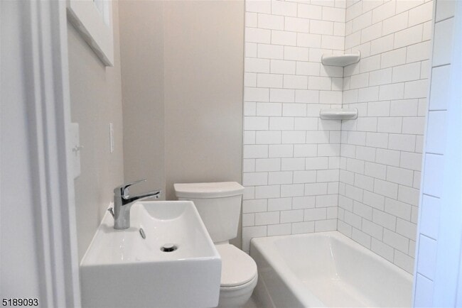 Building Photo - 37 Bloomfield Ave