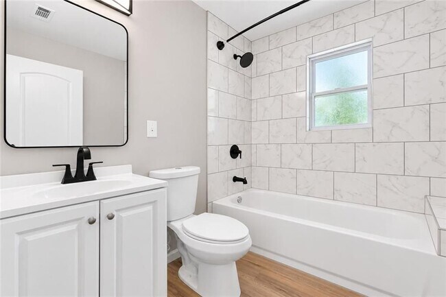 Building Photo - 1639 Bridgeport Dr NW