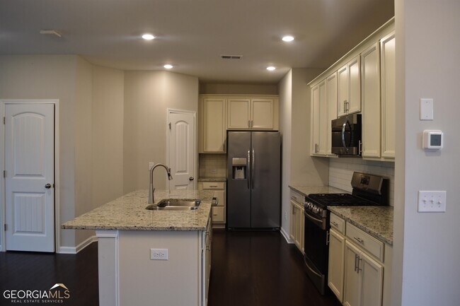 Building Photo - 4040 Bryton Trace Dr