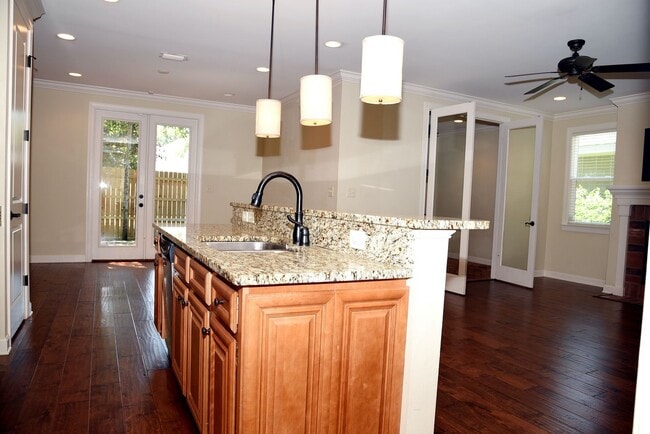 Building Photo - Modern Home in Bluewater Bay!