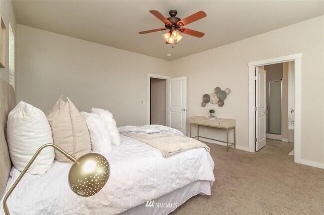 Building Photo - 6989 134th Ct SE