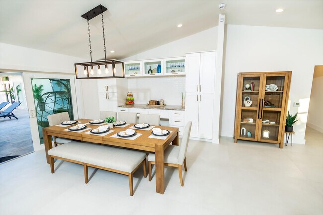 Building Photo - 3127 Sherwood Blvd