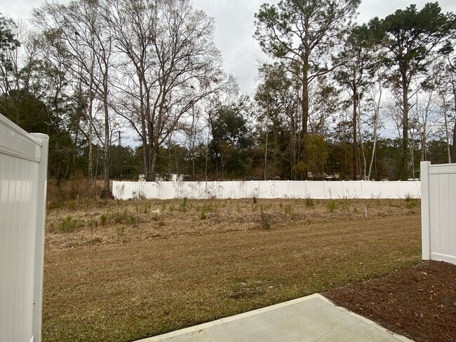 Building Photo - 3 bed 2.5 bath!
