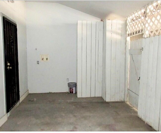 Building Photo - 11203 Shannon Hills Dr